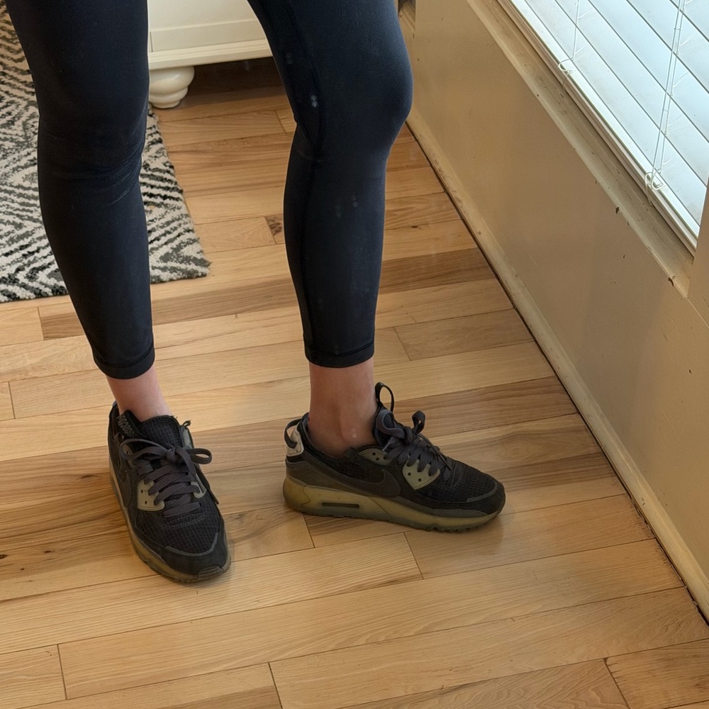 Nike Air Max 90 Terrascape sneakers  black & anthracite colorway. Size 6.5. - Picture 2 of 7